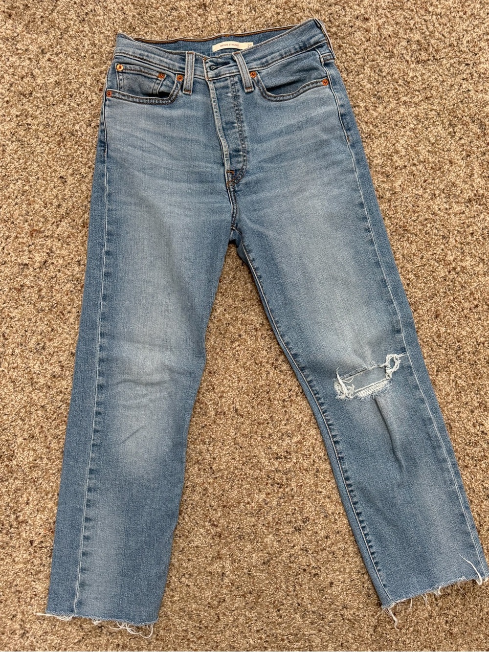 Levi’s Wedgie Straight High-Rise Cropped Distressed Jeans - Straight Ankle